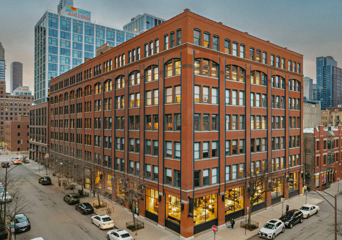 213 W Institute Pl